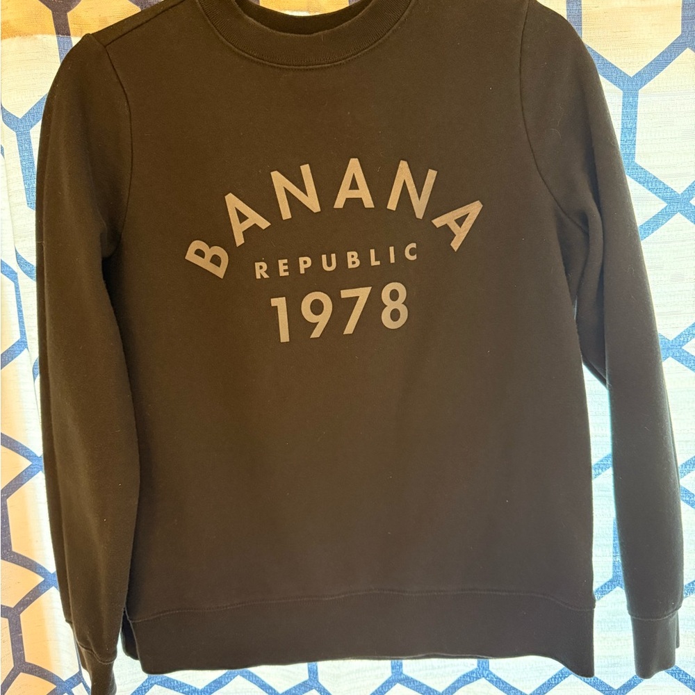 Banana Republic Women's Crewneck Sweater in Black